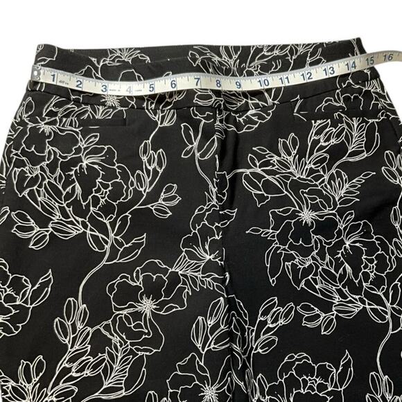 Chico's Brigitte Basic Slit Ankle Pants Front Pockets Size 4 Regular Stretchy - Picture 9 of 9